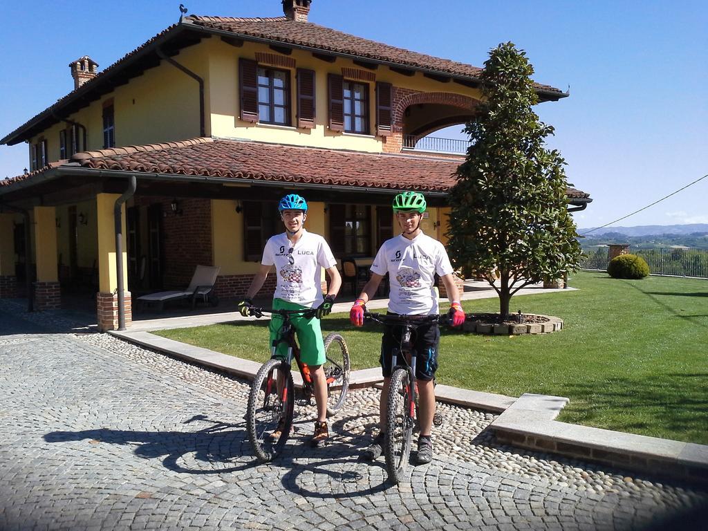B&B Cascina Bellavista Tigliole Exteriör bild