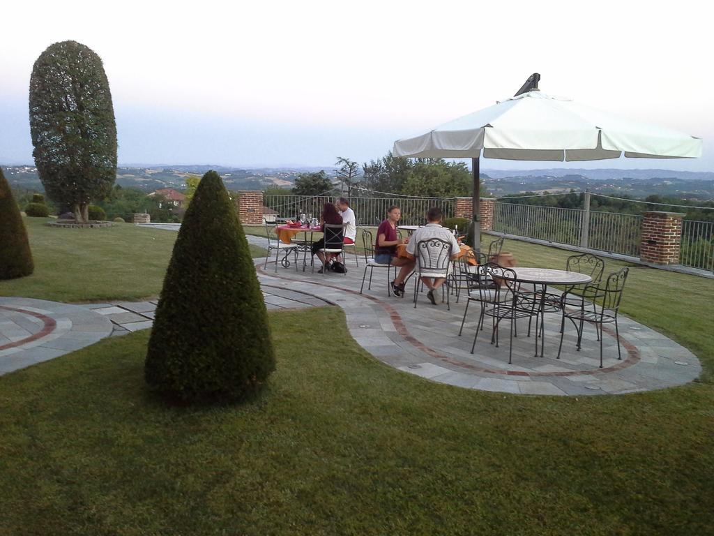 B&B Cascina Bellavista Tigliole Exteriör bild